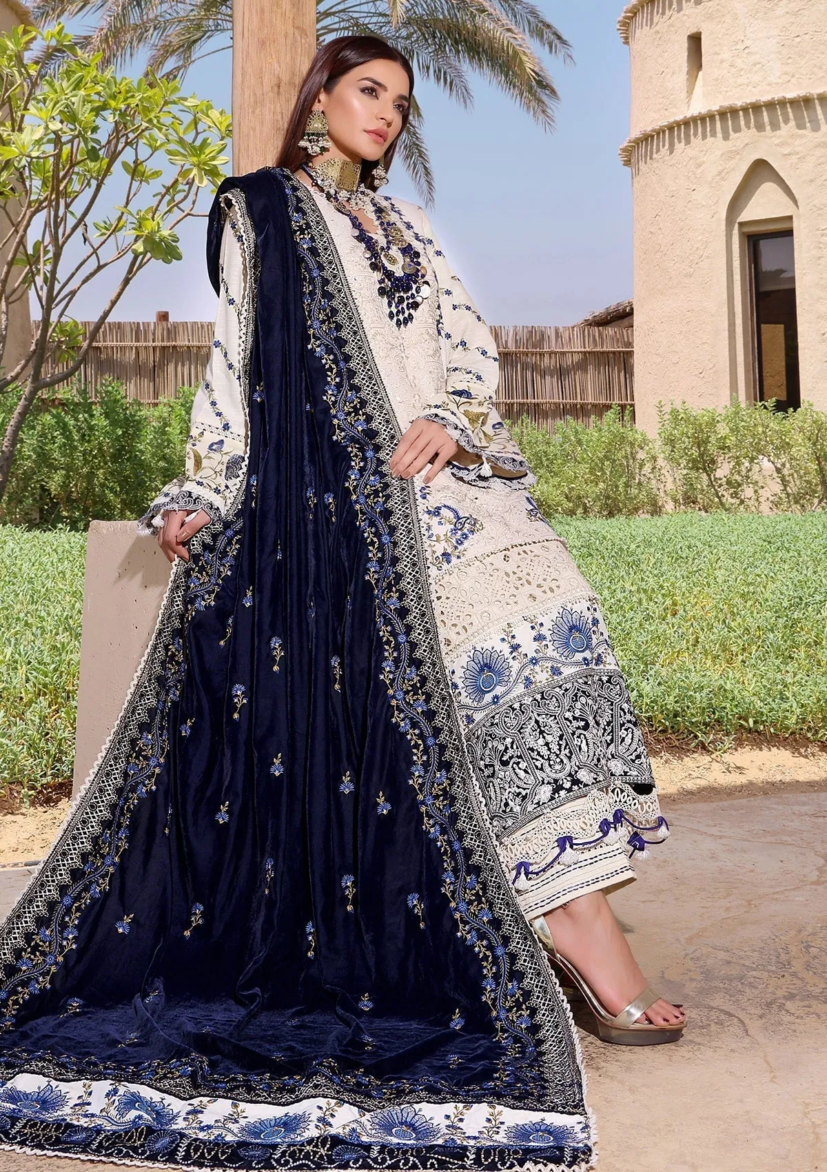 Elaf Luxury Winter Collection 2022 – ELW-07- Snowflake
