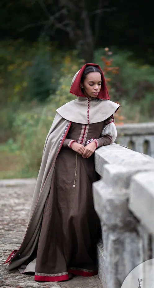 Key Keeper Medieval Dress with Sleeves